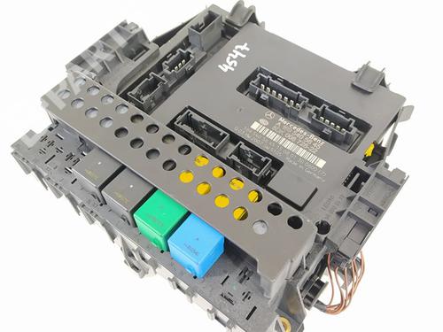 Used Fuse box Fuse box MERCEDES-BENZ B-CLASS Sports Tourer (W245) B 180 CDI (245.207) (109 hp) 10553976 10553976