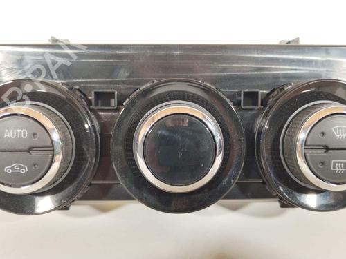 climate-control-opel-corsa-e-x15-2014-39472059 main image