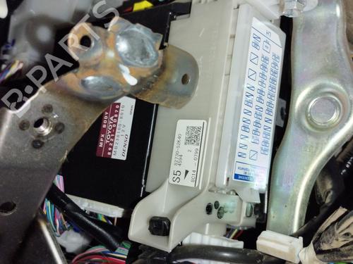 Used Fuse box Fuse box 36235480 36235480