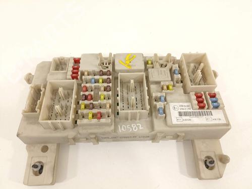 Used Fuse box Fuse box 14916420 14916420