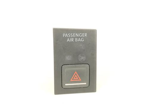 Bouton de warning VW GOLF VII (5G1, BQ1, BE1, BE2) 1.6 TDI (105 hp) 32111481
