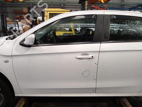 Used Left front door Left front door 39239568 39239568