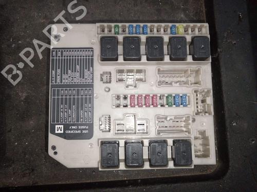 Used Fuse box Fuse box 33695245 33695245