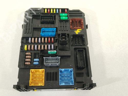 Used Fuse box Fuse box 39171376 39171376