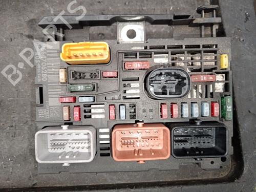 Used Fuse box Fuse box PEUGEOT 308 I (4A_, 4C_) 1.6 HDi (90 hp) 35900947 35900947