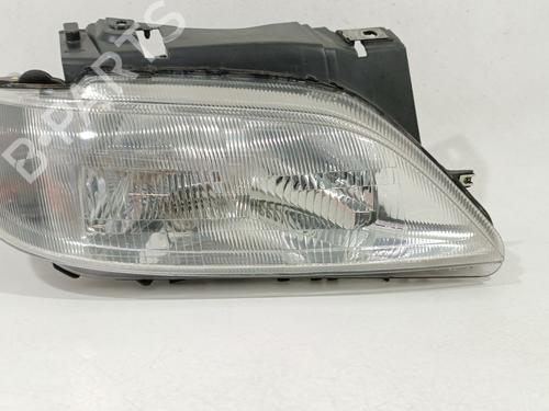 Used Right headlight Right headlight CITROËN XSARA Break (N2) 1.9 TD (90 hp) 35726368 35726368