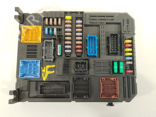Used Fuse box OPEL CORSA F (P2JO) 1.5 (68) (102 hp) 27319508