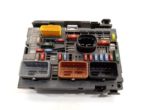 Used Fuse box Fuse box 21842918 21842918
