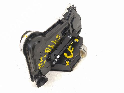 front-right-lock-toyota-c-hr-_x1_-2016-7276257 main image