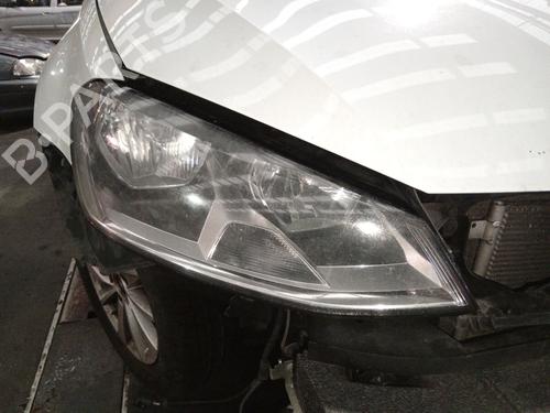 Phare droit VW GOLF VII (5G1, BQ1, BE1, BE2) 1.6 TDI (105 hp) 32146413