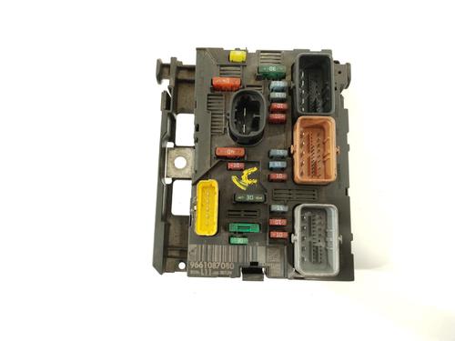 Used Fuse box PEUGEOT 307 SW (3H) 2.0 HDi 135 (136 hp) 29764600