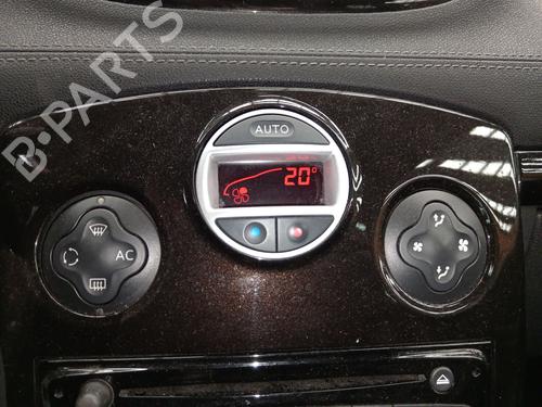 Used Climate control Climate control 37492408 37492408
