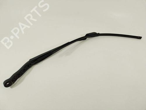 Used Front windshield wiper arm Front windshield wiper arm 29132564 29132564