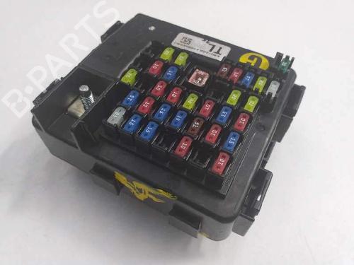 Used Fuse box Fuse box 6098393 6098393
