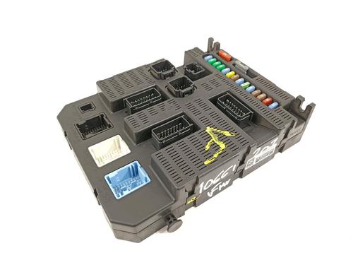 Used Fuse box Fuse box 16799547 16799547