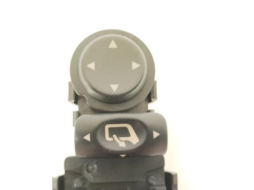 Left front window switch CITROËN C4 I (LC_) 1.6 HDi | BP37400654I27 - Image 3