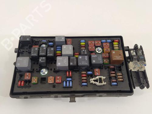 Used Fuse box Fuse box 12254561 12254561
