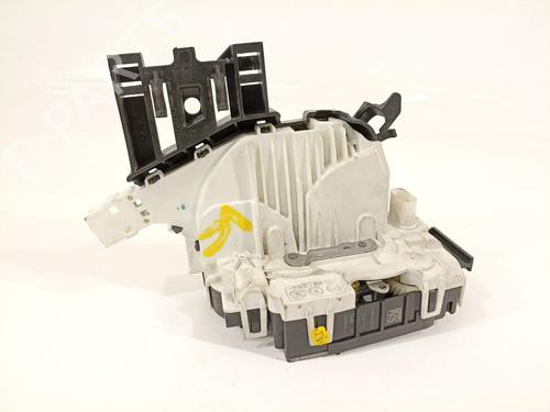 front-left-lock-mercedes-benz-cla-coupe-c117-a1667200135-2013-2014-2015-2016-2017-2018-2019-16804140 main image