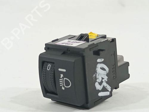Switch TOYOTA COROLLA Hatchback (_E21_, _EA1_, _EH1_) 1.8 Hybrid (ZWE211) | BP39613005I30 - Image 1