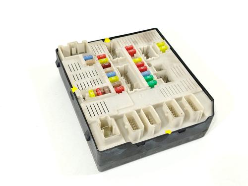 Used Fuse box Fuse box 31944672 31944672
