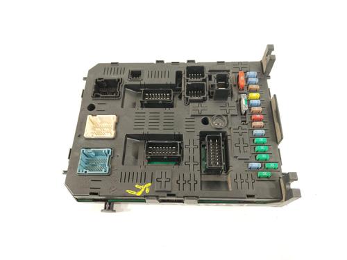 Used Fuse box Fuse box 29909055 29909055