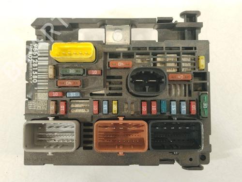 Used Fuse box Fuse box 39448226 39448226
