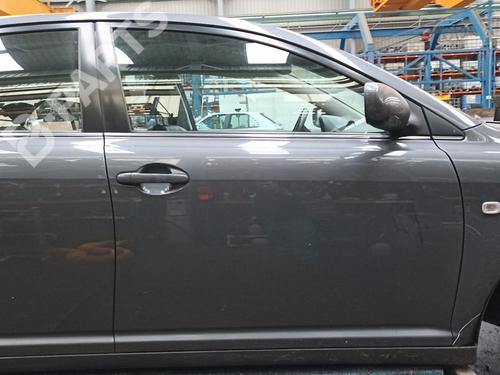 Used Right front door TOYOTA AVENSIS (_T25_) 2.2 D-4D (ADT251_, ADT251R) (150 hp) 9638012