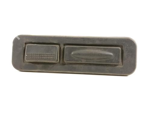 Used Tailgate handle Tailgate handle 18409750 18409750