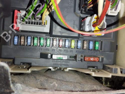 Used Fuse box Fuse box 36696316 36696316