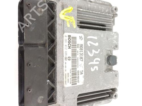 Used Engine control unit (ECU) CHEVROLET CAPTIVA (C100, C140) 2.0 D 4WD (150 hp) 21780462