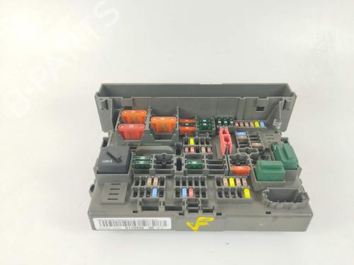 Used Fuse box Fuse box 11834792 11834792