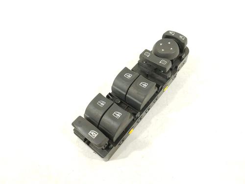 Used Left front window switch Left front window switch RENAULT MEGANE III Grandtour (KZ0/1) 1.5 dCi (KZ09, KZ0D, KZ1G, KZ29, KZ14, KZ1W, KZ10, KZ1F,... (110 hp) 27464930 27464930