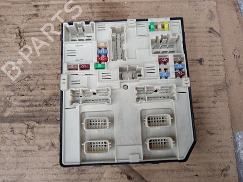 Used Fuse box Fuse box 37444769 37444769