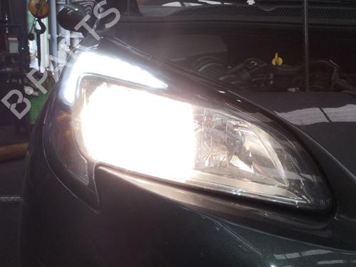 Højre forlygte Højre forlygte OPEL CORSA E (X15) 1.3 CDTI (08, 68) (75 hp) 37270111 37270111