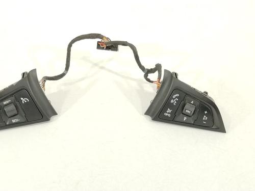 Used Steering wheel controls Steering wheel controls 37030857 37030857