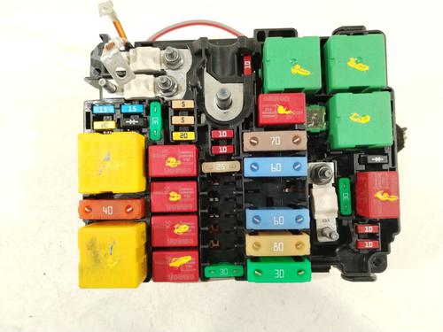 fuse-box-citroen-c3-aircross-ii-2r_-2c_-2017-32450022 main image