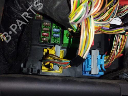 Used Fuse box Fuse box 38649544 38649544