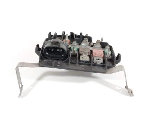 Used Fuse box Fuse box 24738548 24738548