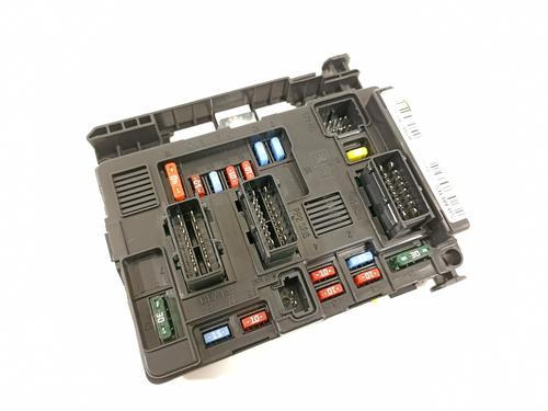 Used Fuse box PEUGEOT 1007 (KM_) [2005-2025]  18571606