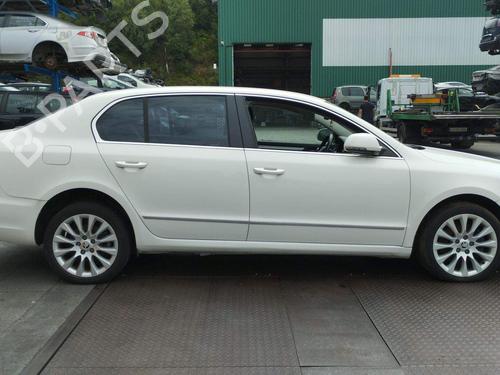 Engine control unit (ECU) SKODA SUPERB II (3T4) 2.0 TDI 16V | BP36856740M57 - Image 1