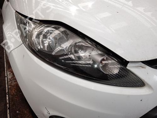 Right headlight FORD FIESTA VI (CB1, CCN) 1.6 TDCi | BP31630201C29 
