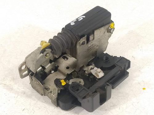 front-right-lock-dacia-sandero-8200735224-2008-12253749 main image