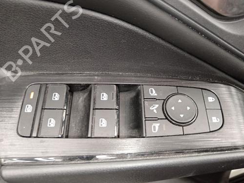 Mando elevalunas delantero izquierdo Mando elevalunas delantero izquierdo NISSAN QASHQAI III (J12) 1.3 DIG-T (140 hp) 37520492 37520492
