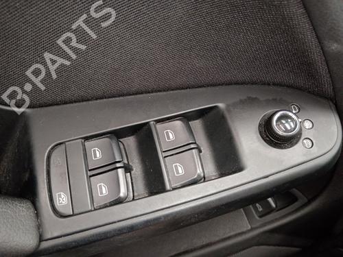 Venstre fortil elrude kontakt Venstre fortil elrude kontakt AUDI A4 B8 (8K2) 2.0 TDI (143 hp) 36432777 36432777