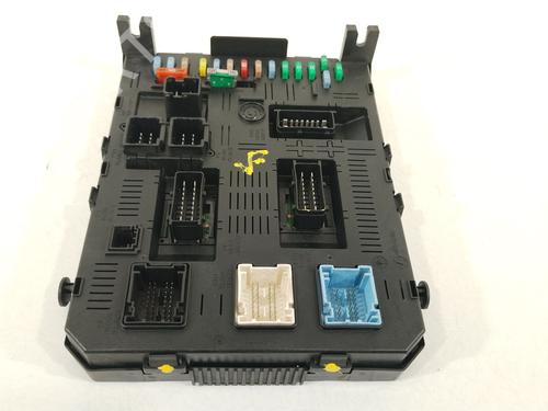 Used Fuse box Fuse box 38509625 38509625