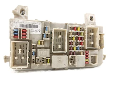 Used Fuse box Fuse box 16813940 16813940