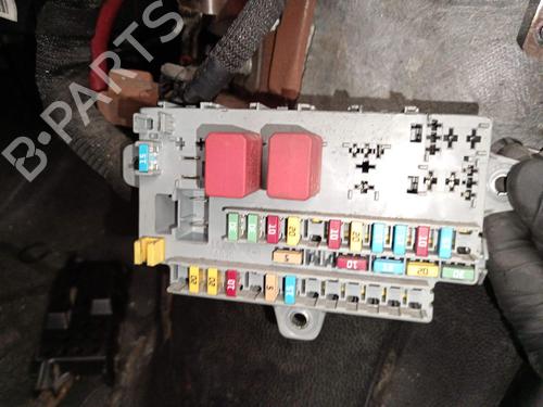 Used Fuse box Fuse box 37589897 37589897