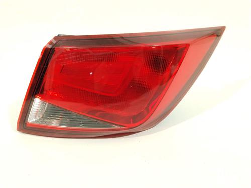 Used Right taillight Right taillight 16806198 16806198