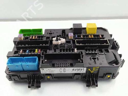 Used Fuse box OPEL ASTRA H (A04) [2004-2014]  6821915