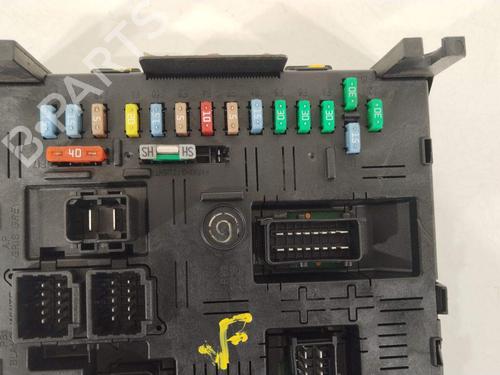 Fuse box CITROËN C5 II (RC_) 2.0 HDi (RCRHRH) | BP38509625E1 - Image 3